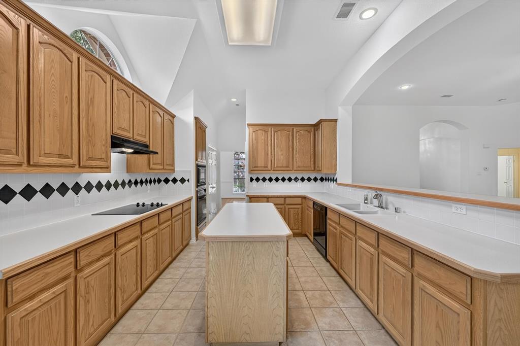 8308 Halkin Court Property Photo 11