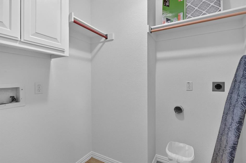8308 Halkin Court Property Photo 17