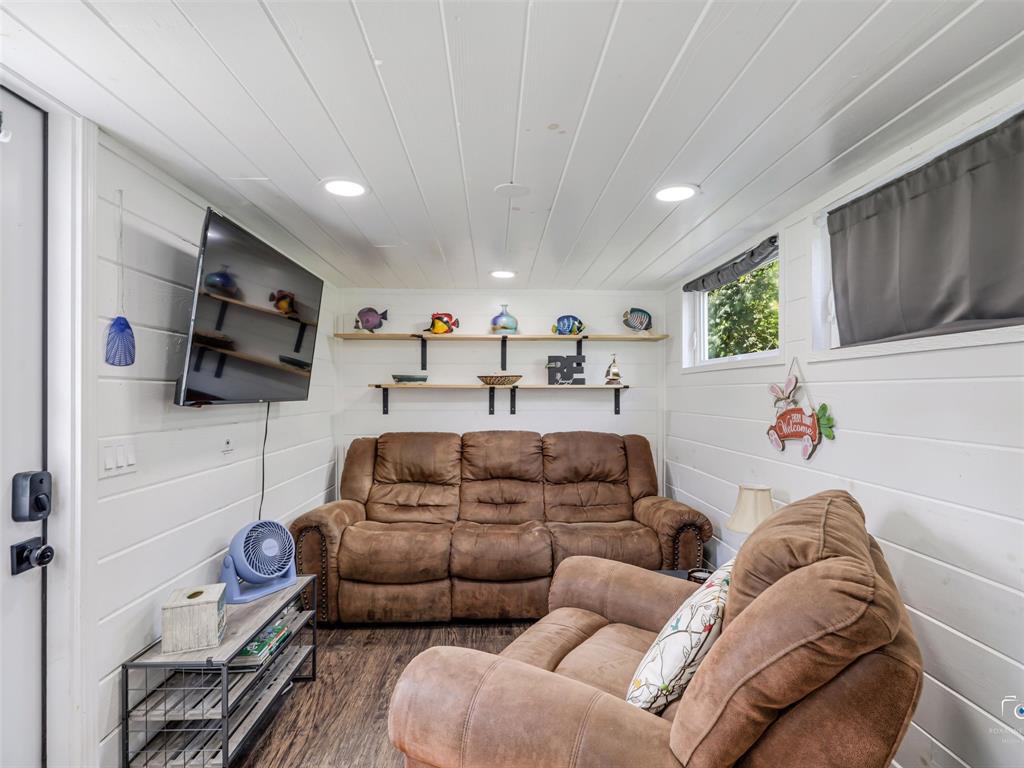 16064 Mulberry Drive Property Photo 30