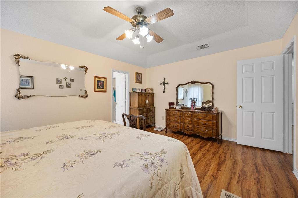 1838 Westcrest Drive Property Photo 3