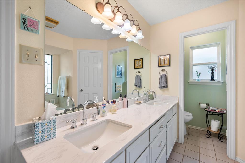 1838 Westcrest Drive Property Photo 4
