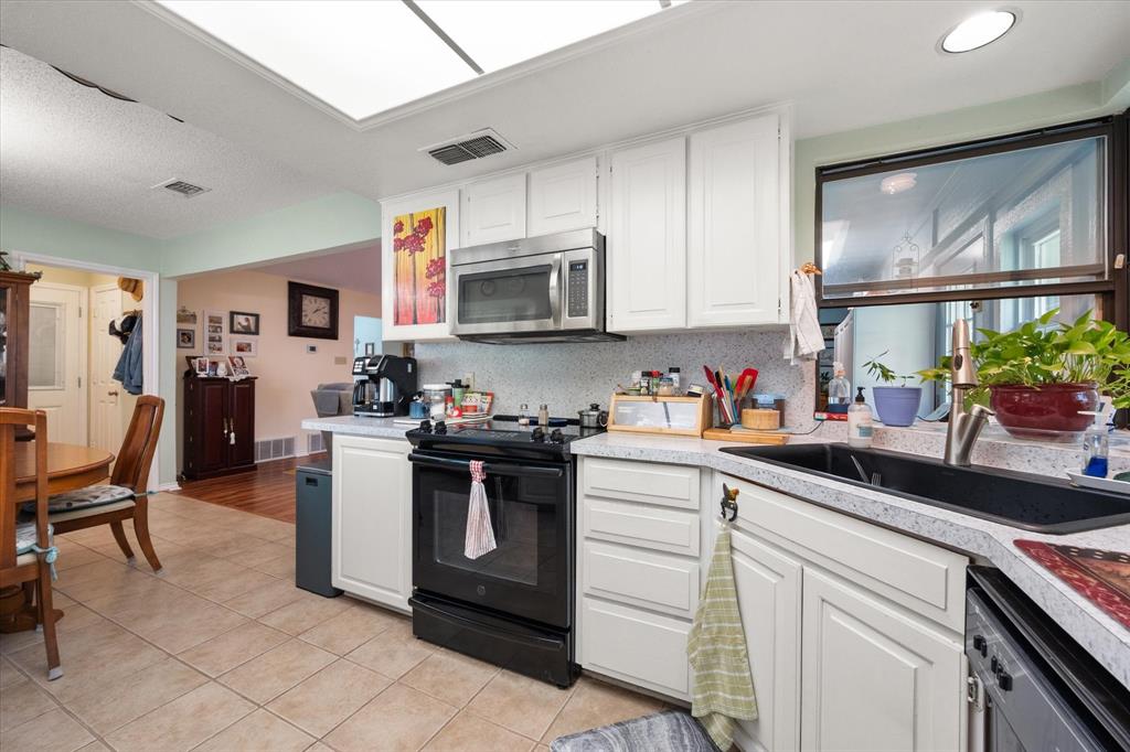 1838 Westcrest Drive Property Photo 13