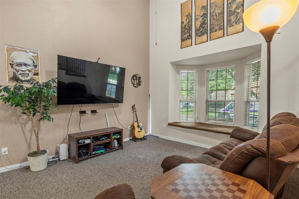 8712 Iron Horse Drive Property Photo 5