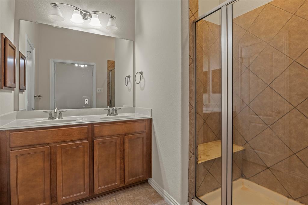 8712 Iron Horse Drive Property Photo 12