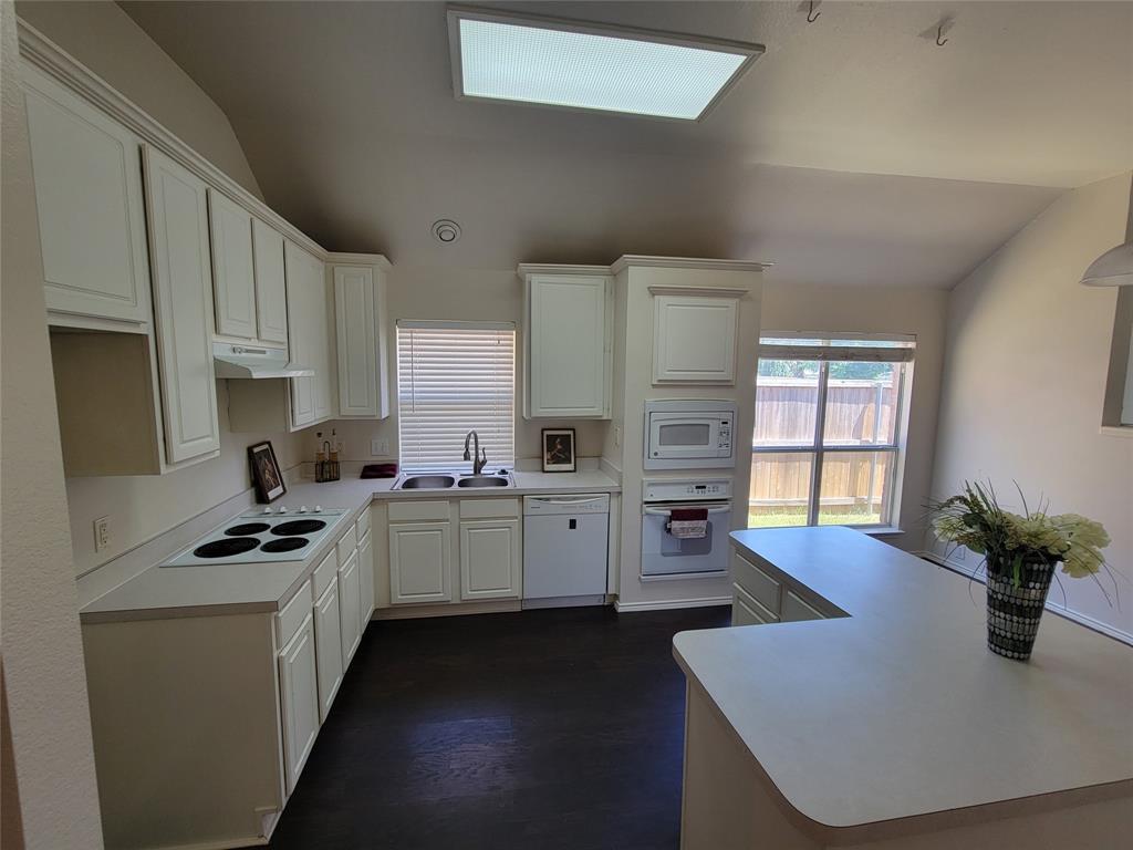 2913 Rush Creek Road Property Photo 3