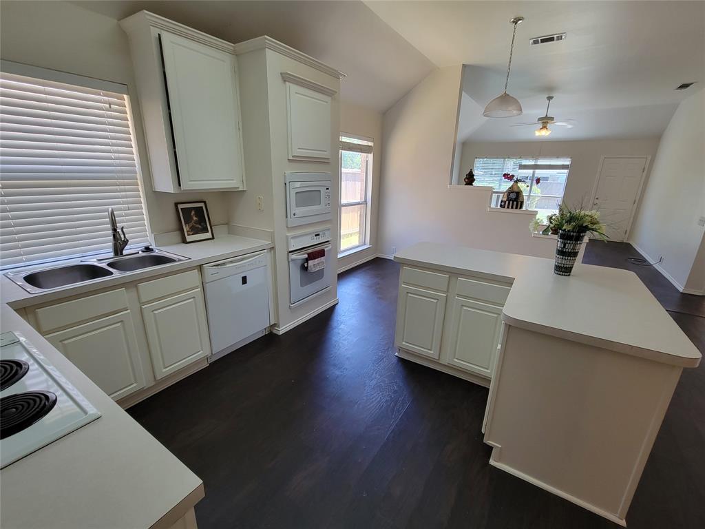 2913 Rush Creek Road Property Photo 4