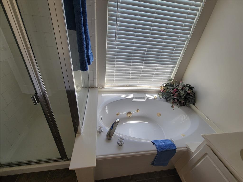 2913 Rush Creek Road Property Photo 9