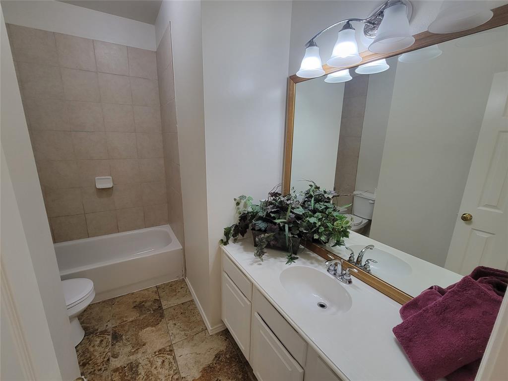 2913 Rush Creek Road Property Photo 11