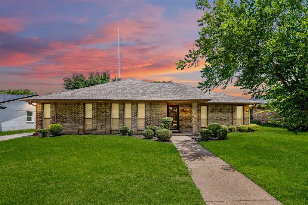 8709 Forest Green Drive Property Photo 1