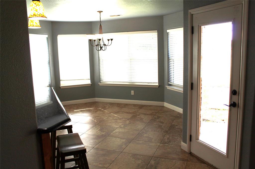 9204 Parkview Circle Property Photo 3