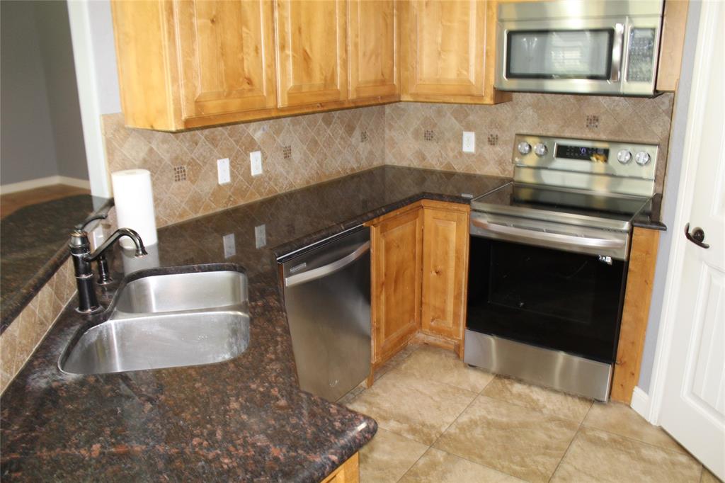9204 Parkview Circle Property Photo 14