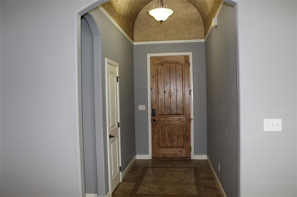 9204 Parkview Circle Property Photo 15