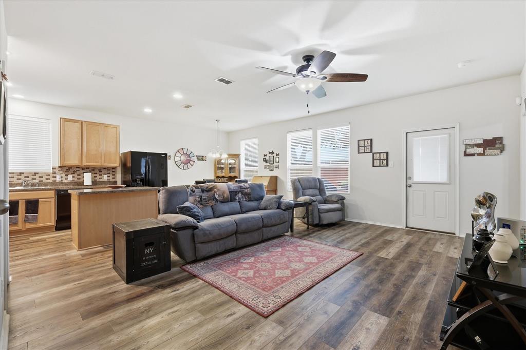 1805 Megan Creek Drive Property Photo 1