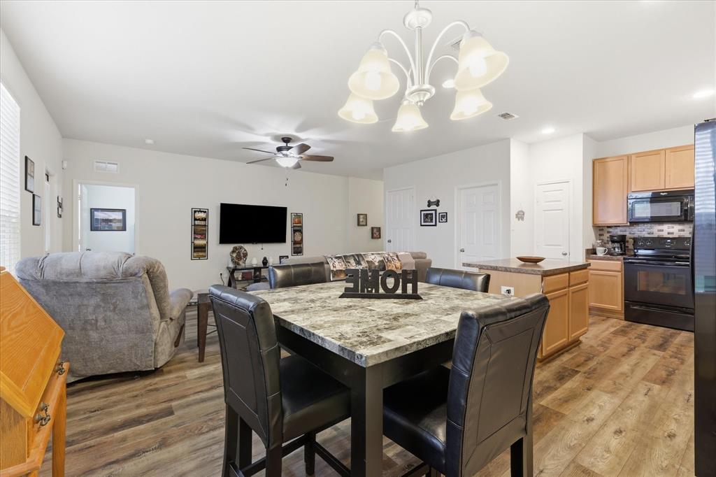1805 Megan Creek Drive Property Photo 4