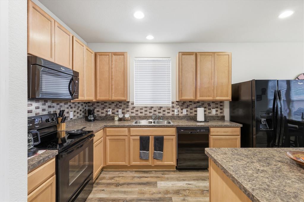 1805 Megan Creek Drive Property Photo 8