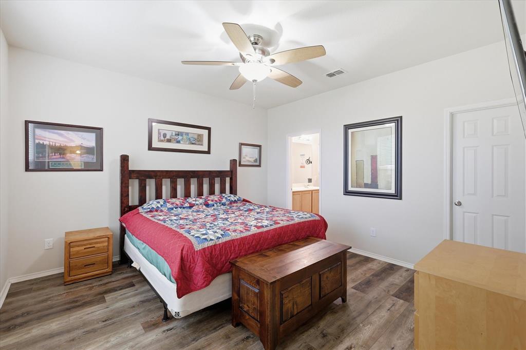 1805 Megan Creek Drive Property Photo 10