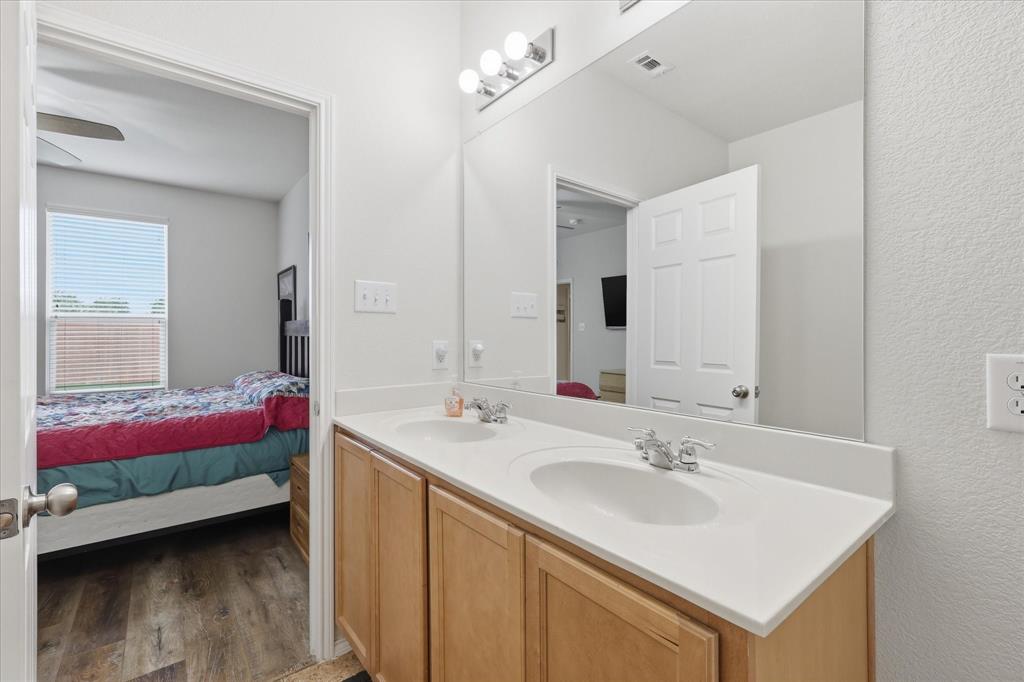 1805 Megan Creek Drive Property Photo 12