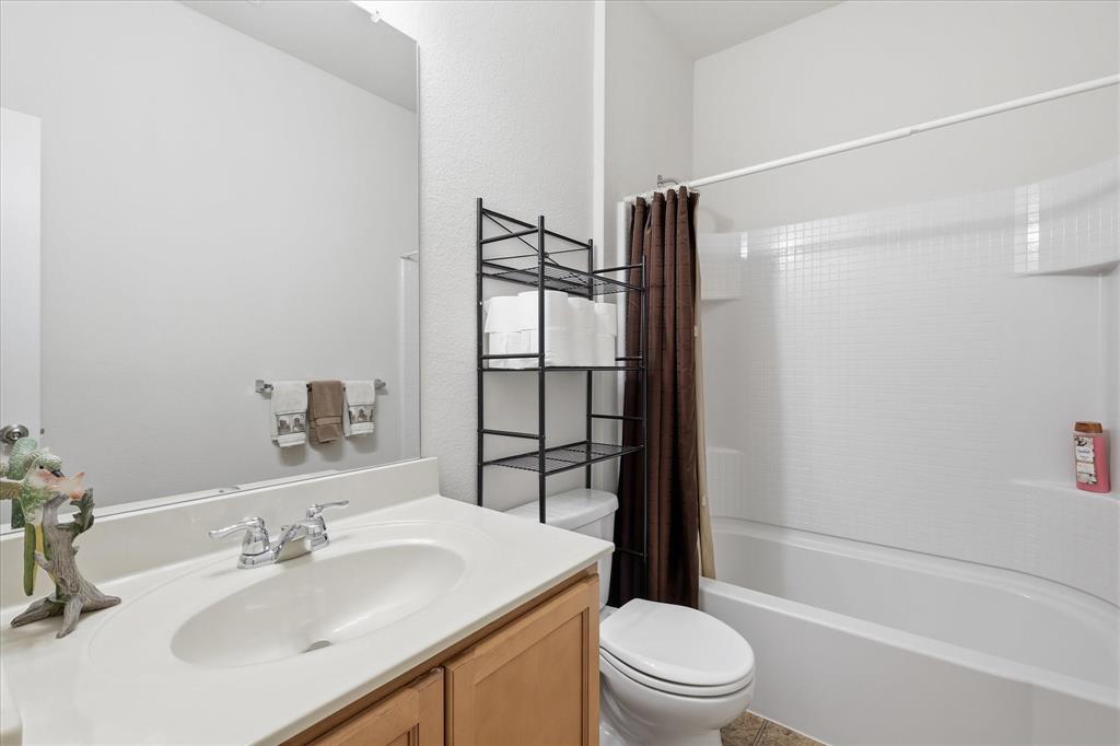 1805 Megan Creek Drive Property Photo 18