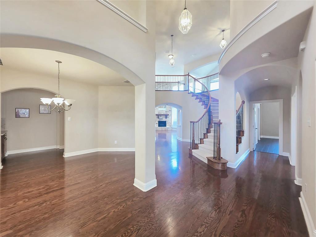 6814 Indian Meadow Court Property Photo 5
