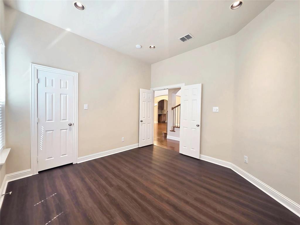 6814 Indian Meadow Court Property Photo 10