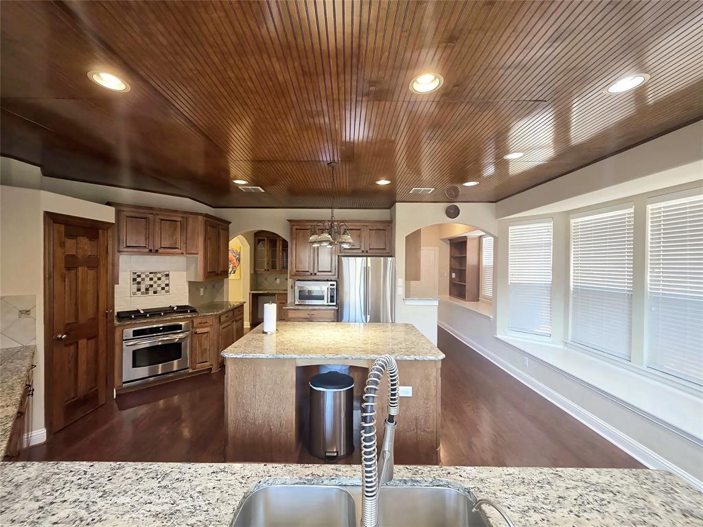 6814 Indian Meadow Court Property Photo 20