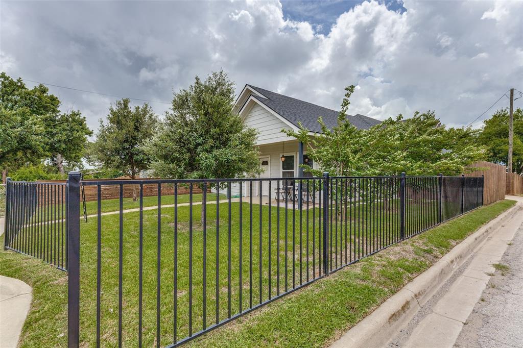 2000 Langston Street Property Photo 23