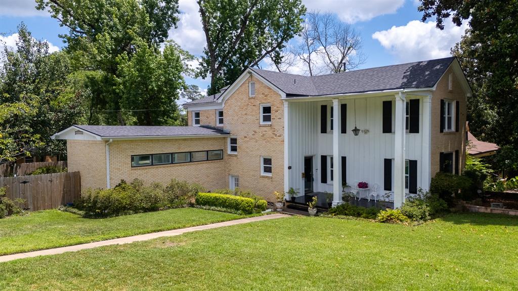 1010 S Chilton Avenue Property Photo 1