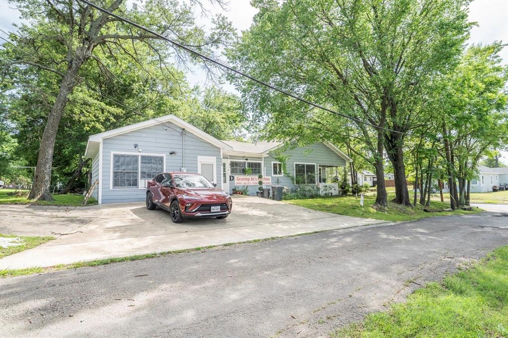 502 Davis Street Property Photo 1