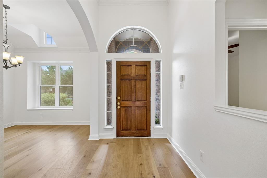 597 Southridge Way Property Photo 3
