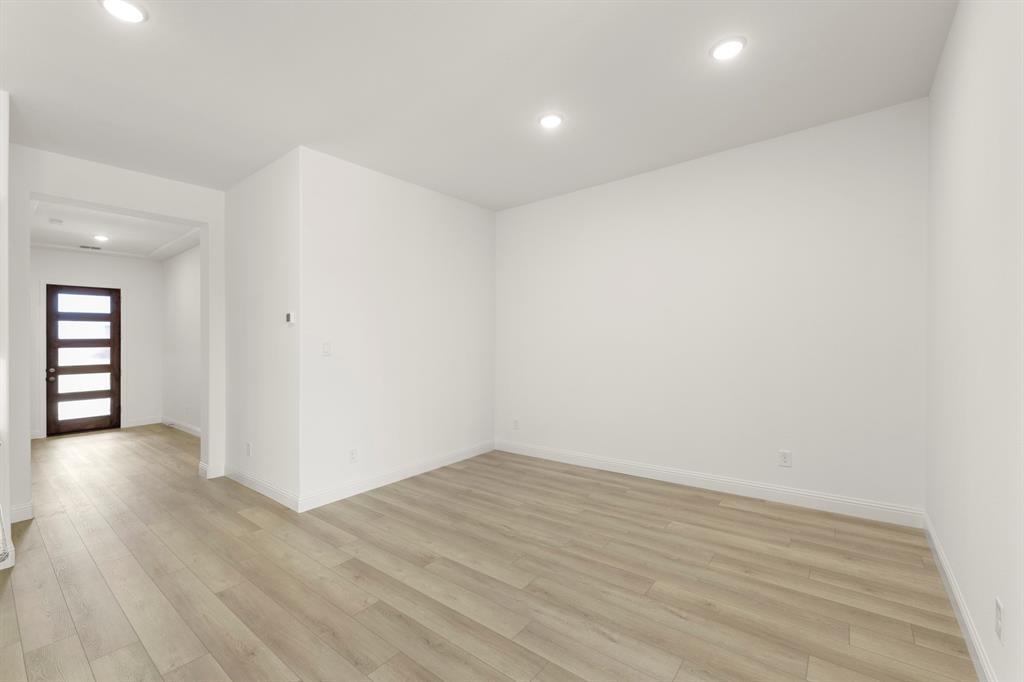 805 Trinity Street Property Photo 2