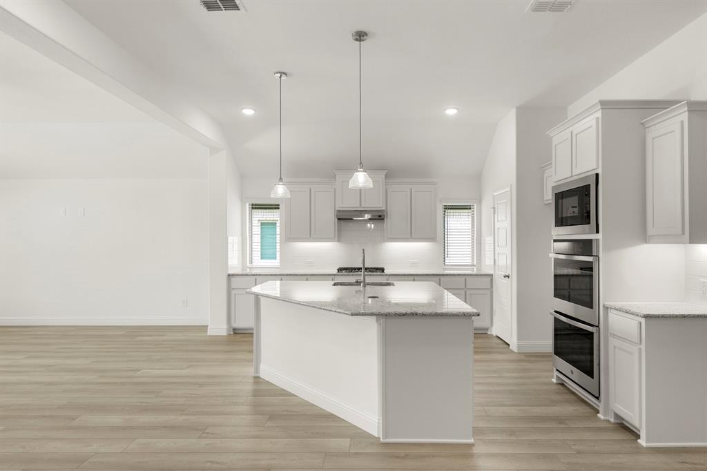 805 Trinity Street Property Photo 4