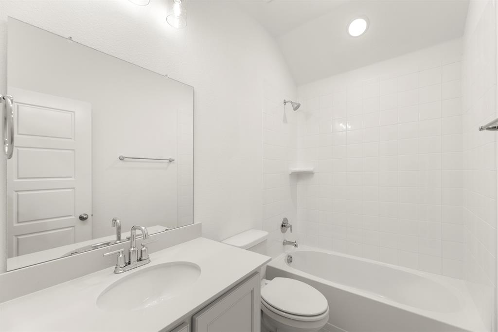 805 Trinity Street Property Photo 20