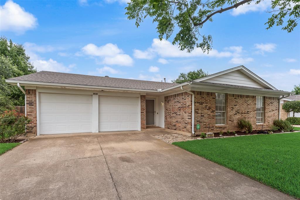 2132 Meandering Drive Property Photo 1