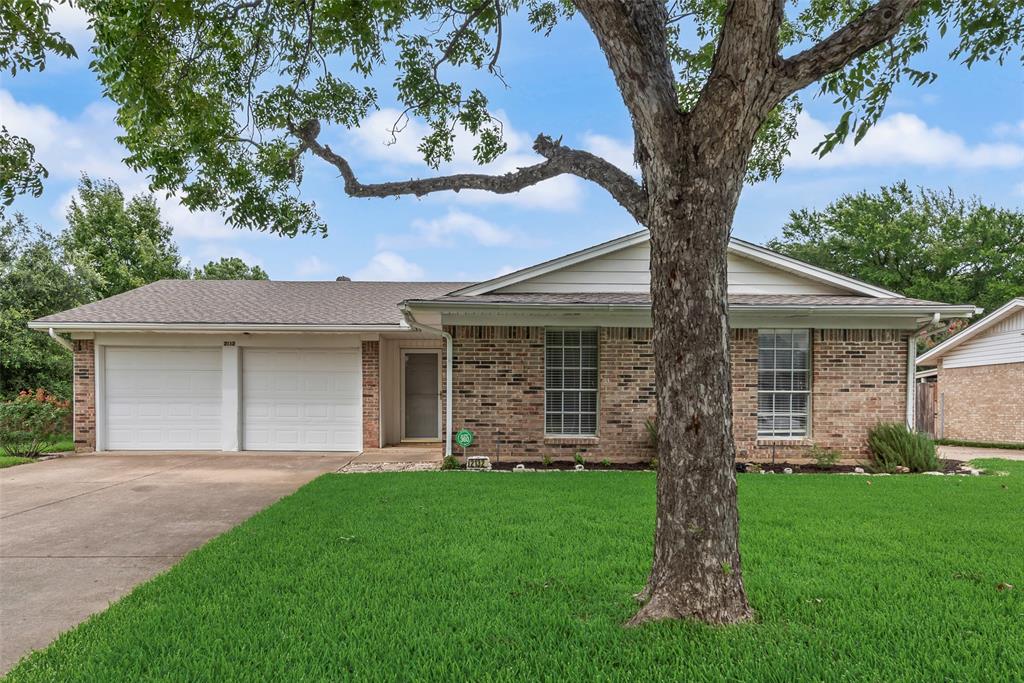 2132 Meandering Drive Property Photo 3