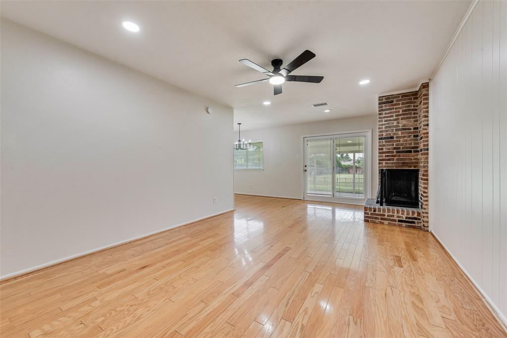 2132 Meandering Drive Property Photo 5