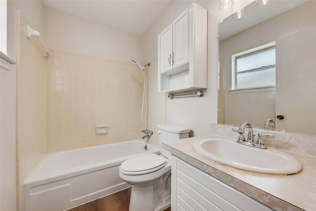 2132 Meandering Drive Property Photo 13
