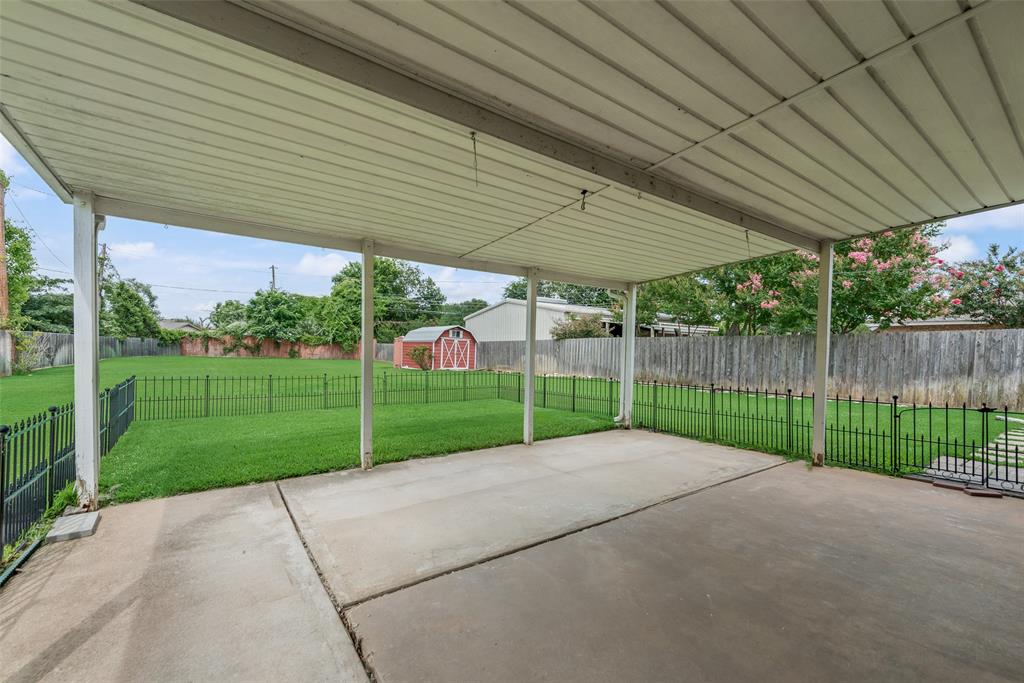 2132 Meandering Drive Property Photo 17