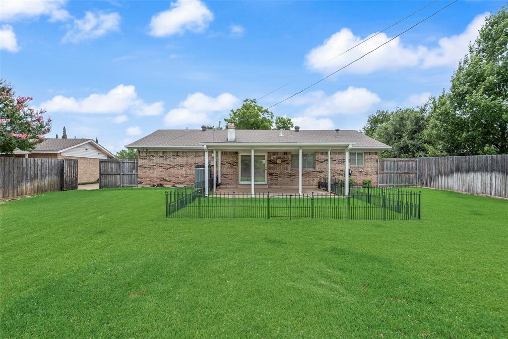 2132 Meandering Drive Property Photo 19