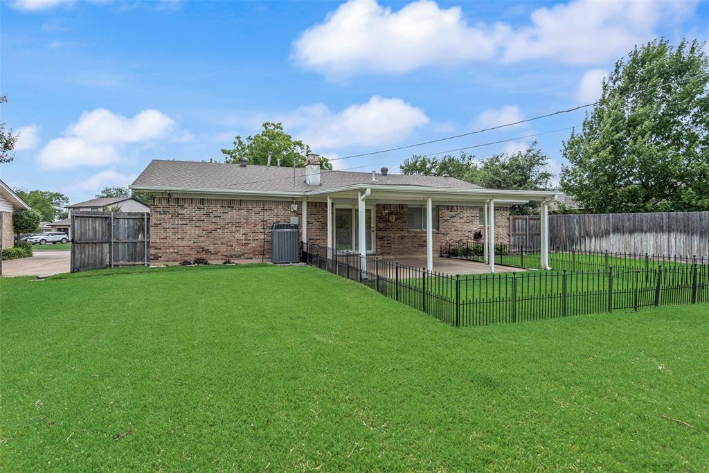 2132 Meandering Drive Property Photo 21