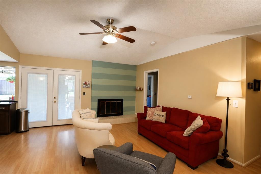 1912 E Spring Valley Road Property Photo 3