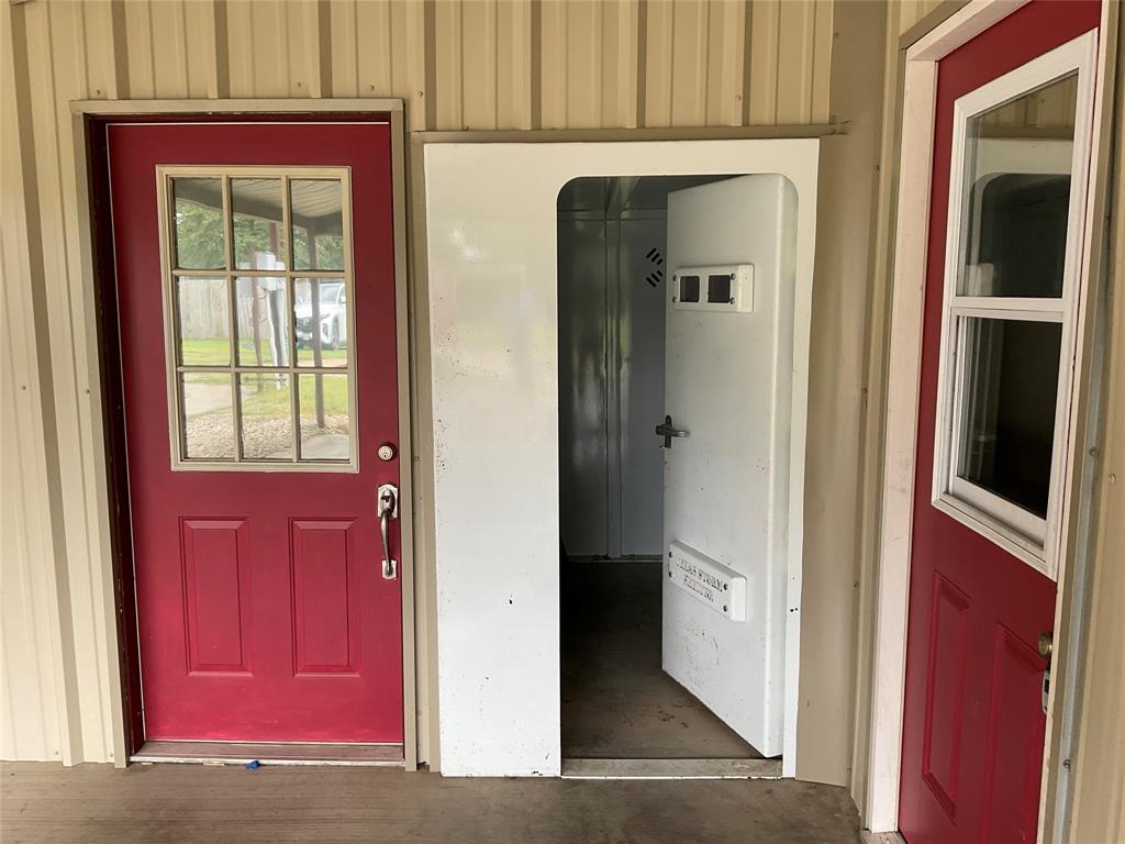 392 County Road 1410 Property Photo 5