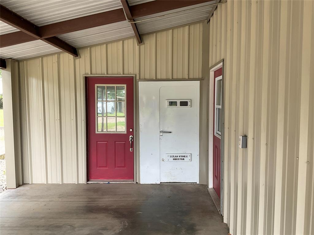 392 County Road 1410 Property Photo 6
