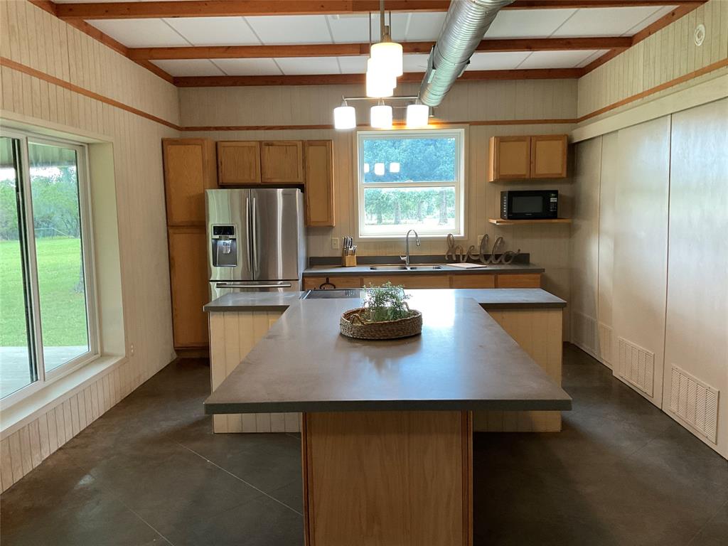 392 County Road 1410 Property Photo 10