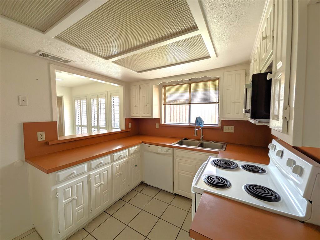3302 Townbluff Place Property Photo 10