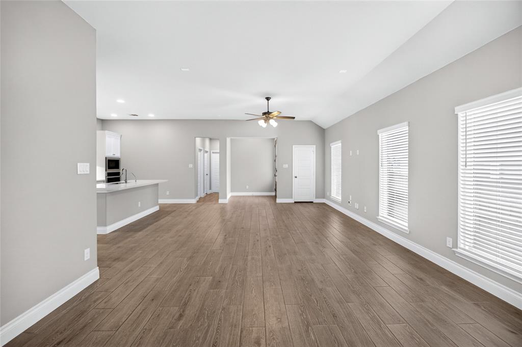 14313 Walsh Avenue Property Photo 10