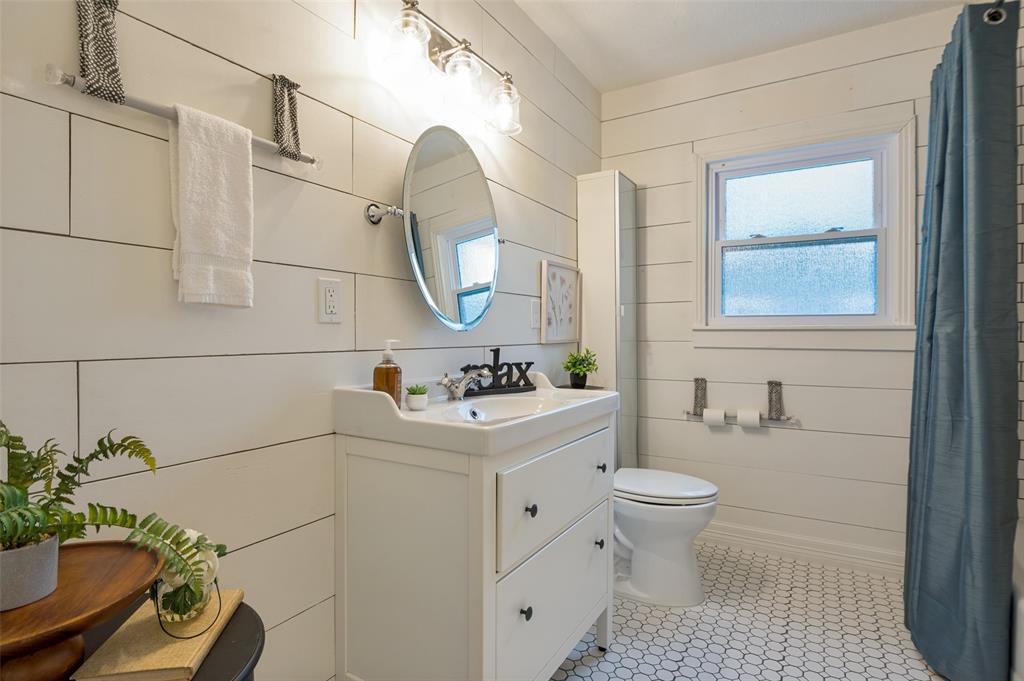 107 Truett Street Property Photo 1
