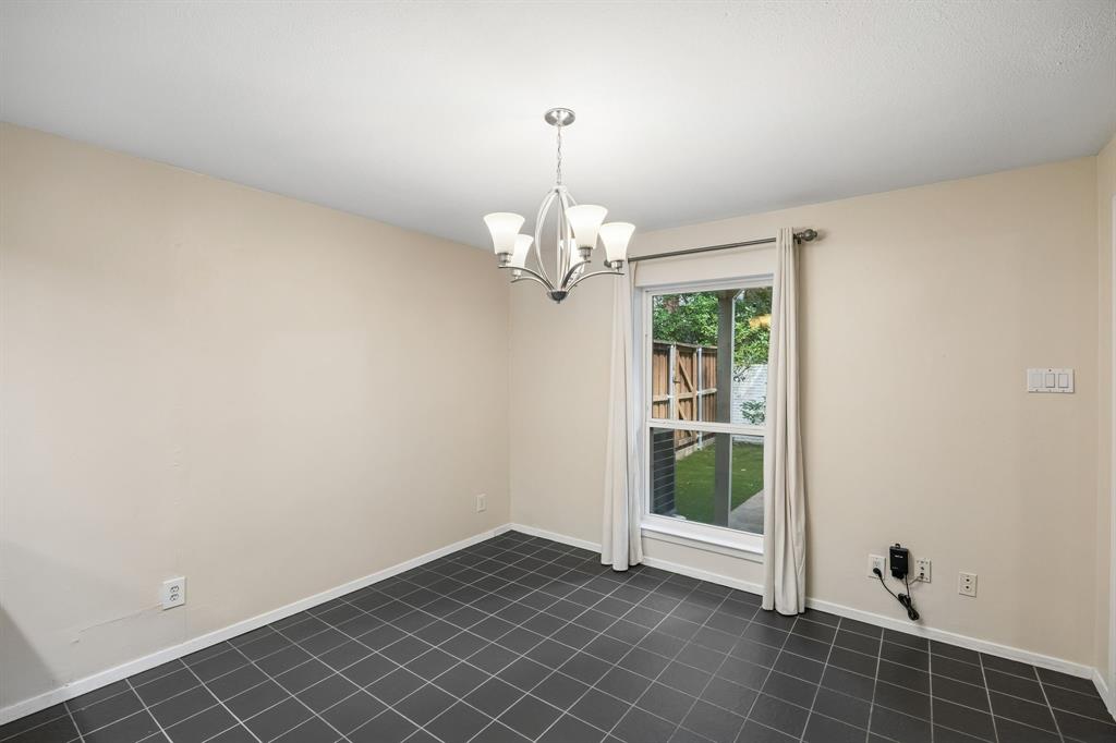 2908 Clear Springs Drive Property Photo 6