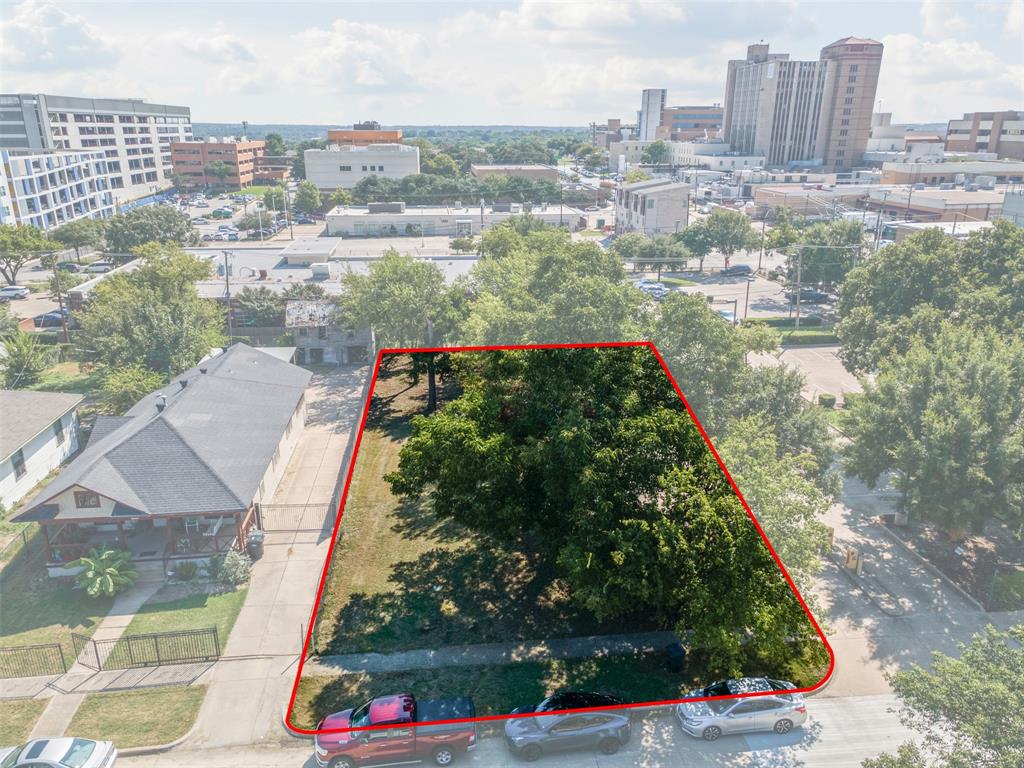 1417 S Jennings Avenue Property Photo 1