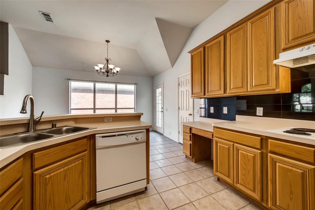 5909 Berkshire Road Property Photo 10