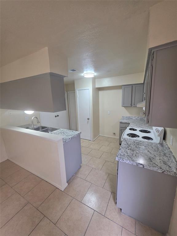 1225 Oakbluff Drive Property Photo 3